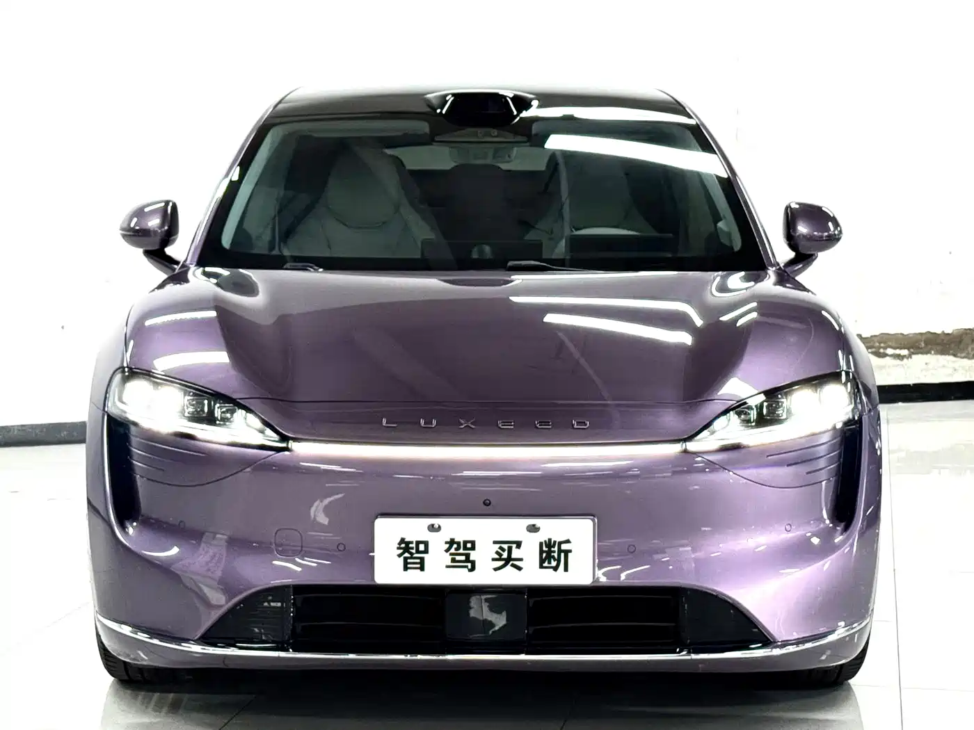 Фото 2 - Zhijie Luxeed R7