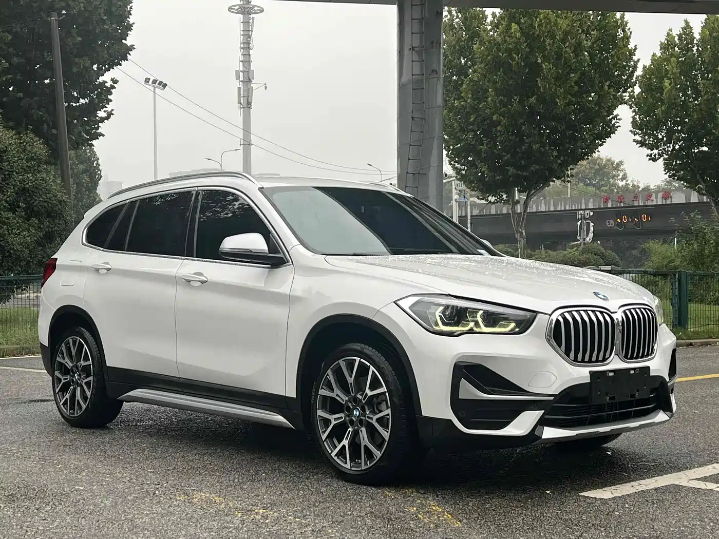 BMW X1 2022 sDrive25Li Leading фото 2
