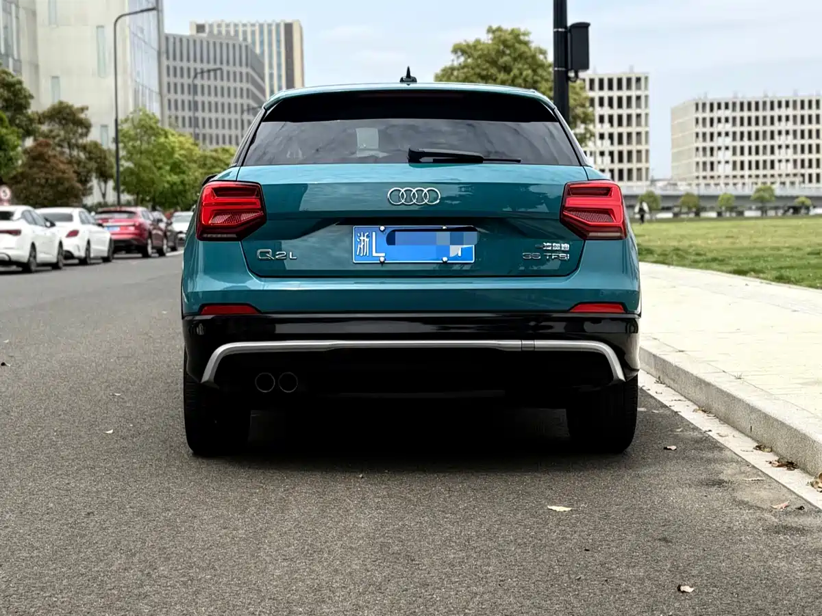 Audi Q2L 2018 35 TFSI Launch Exclusive Edition China VI фото 4