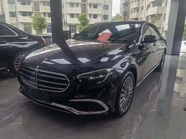 Mercedes-Benz E-Class 2022