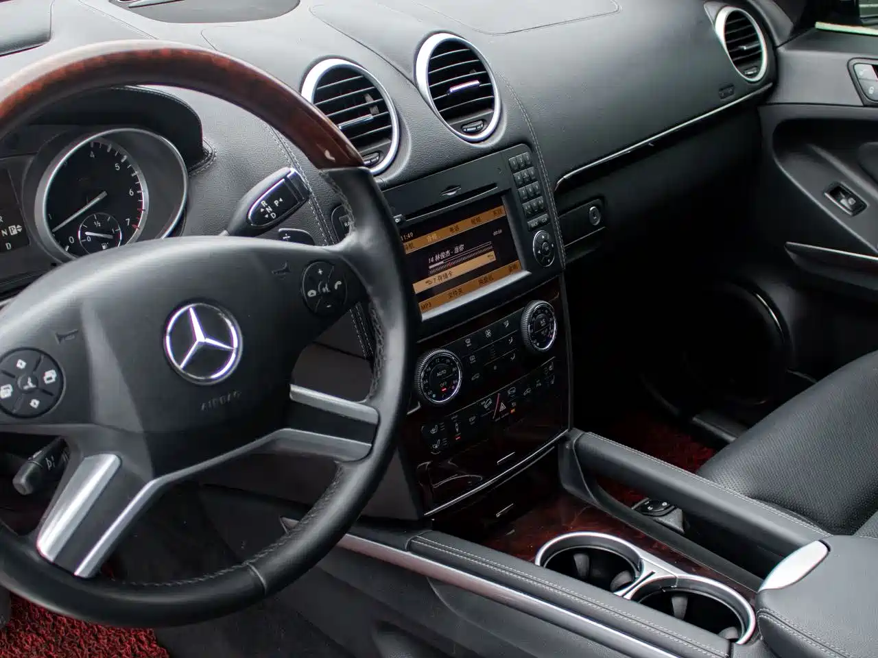 Mercedes-Benz GL-Class фото 10