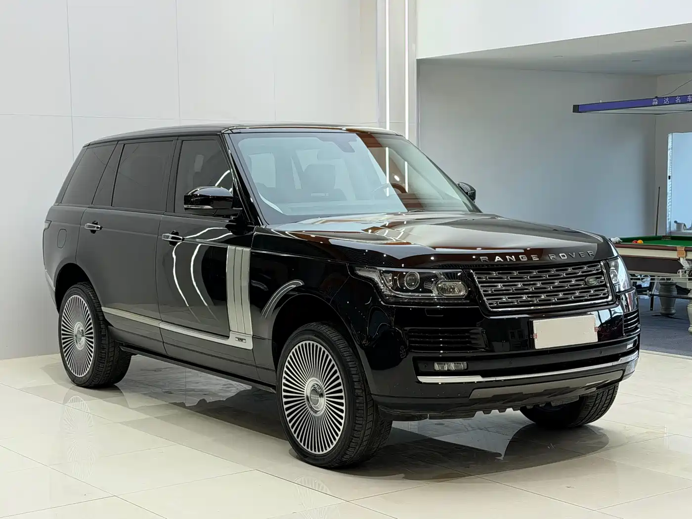 Land Rover Range Rover 2016 3.0 SC V6 Vogue LWB фото 3
