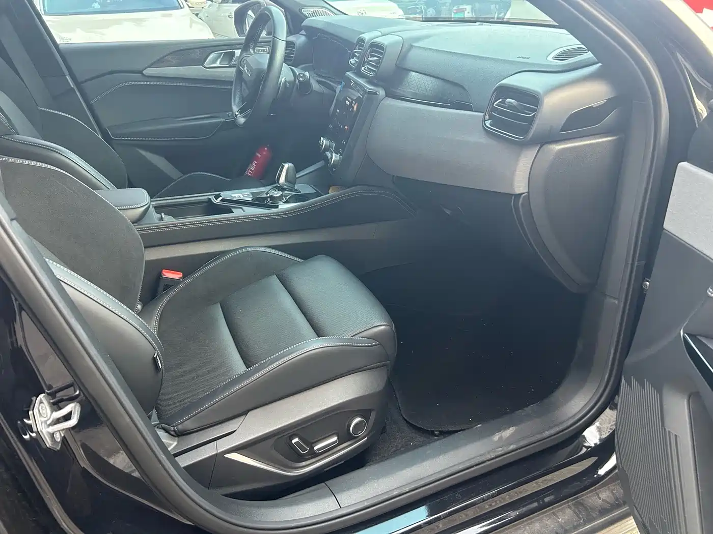 Lynk & Co 02 Hatchback 2022 2022 2.0TD Pro