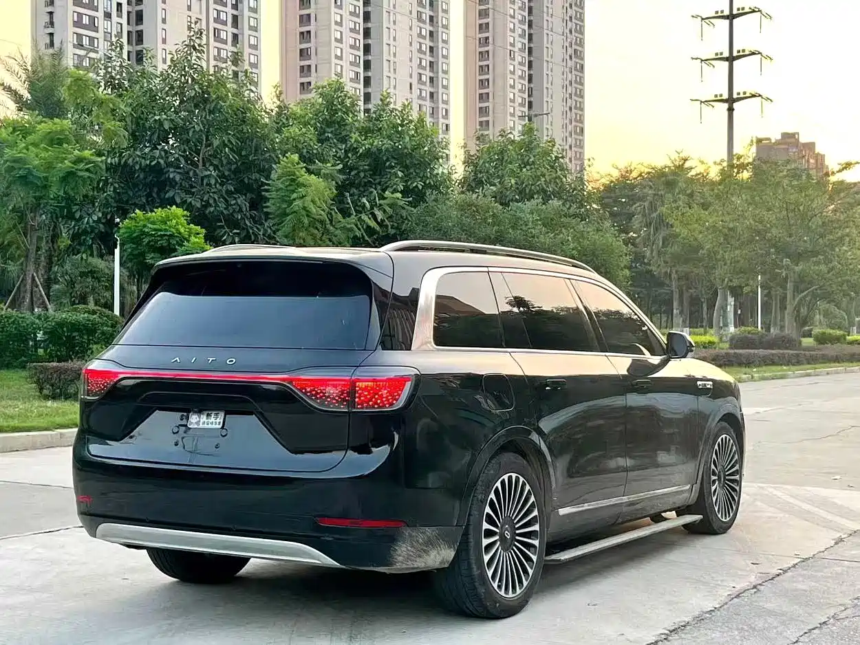 AITO Wenjie AITO M9 2024 Range Extender Max Edition 42kWh 6-seater фото 5