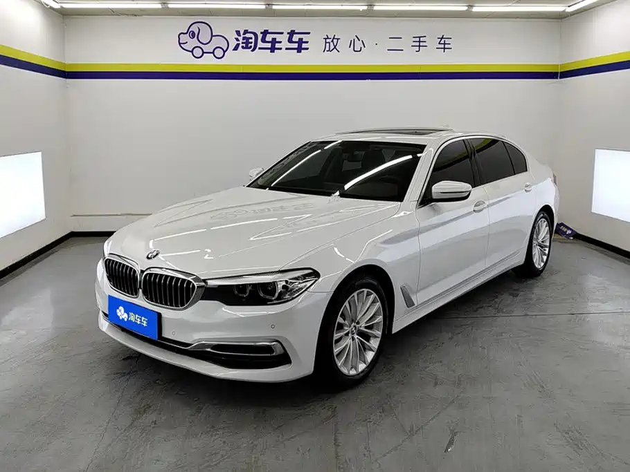 BMW 5 Series 2020 525Li Luxury Package