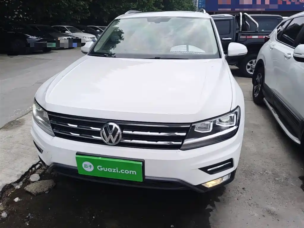 Volkswagen Tiguan L 2018 Facelift 330TSI Automatic 2WD Luxury Edition фото 3