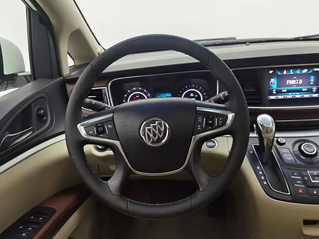 Фото 11 - Buick GL8