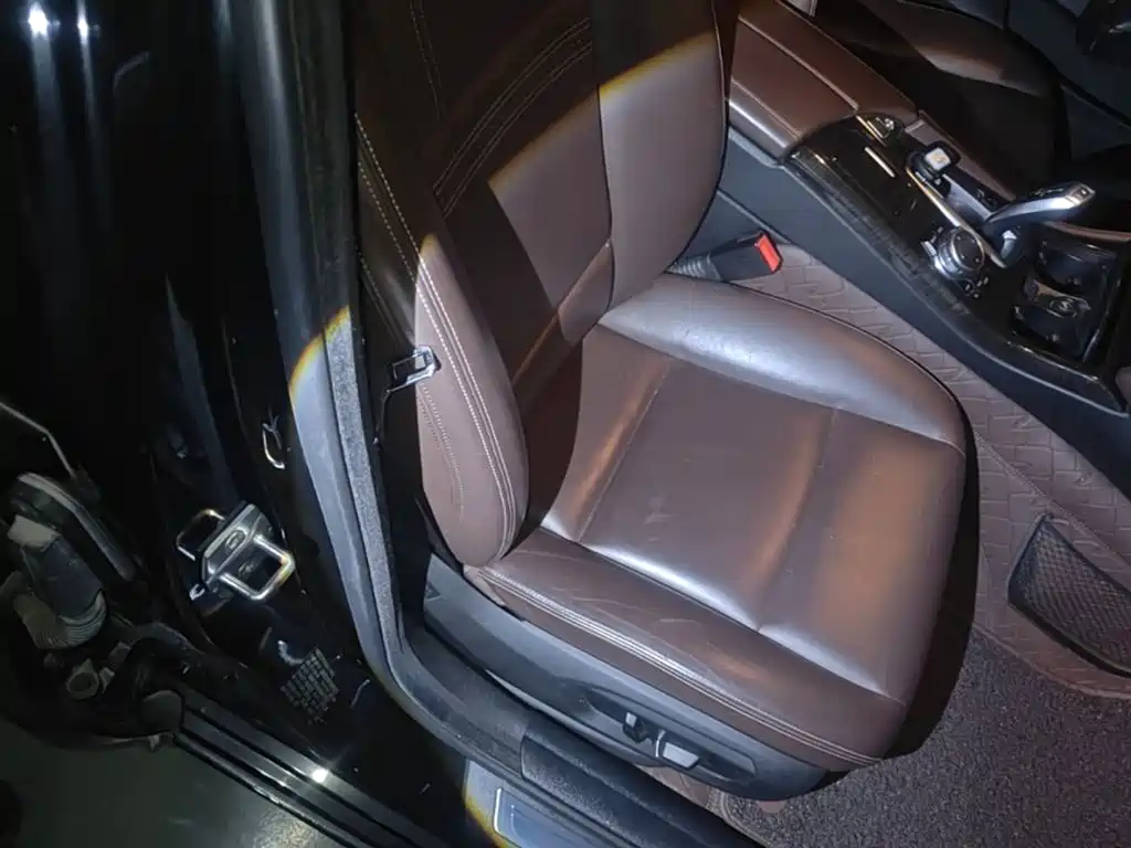 BMW 5 Series 2017 525Li Luxury Design Package фото 25