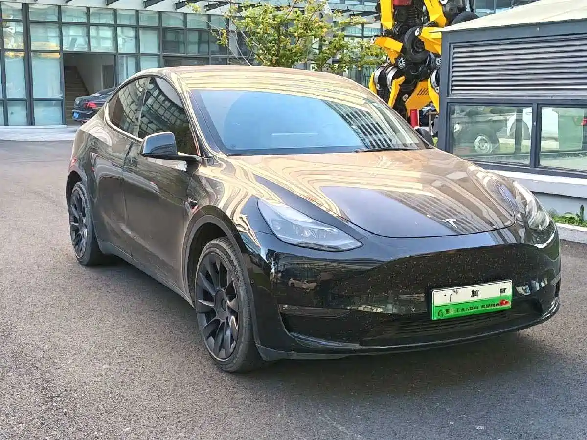 Фото 3 - Tesla Model Y