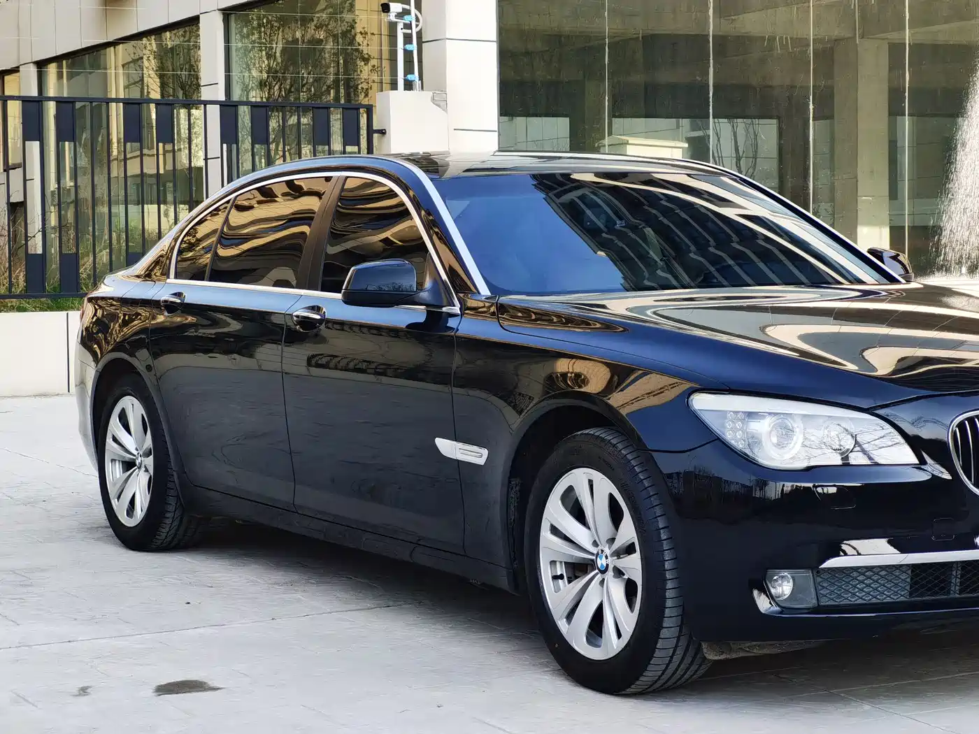 BMW 7 Series 2009 730Li Luxury фото 27