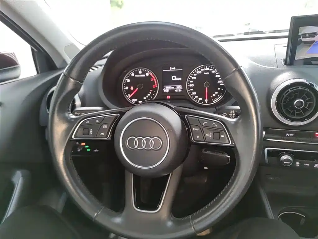 Audi A3 2018 30th Anniversary Limousine 35 TFSI Style фото 11