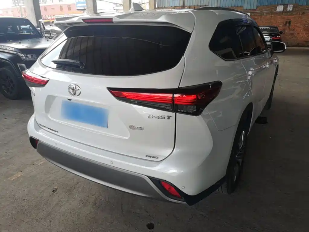 Photo 5 - Toyota Highlander
