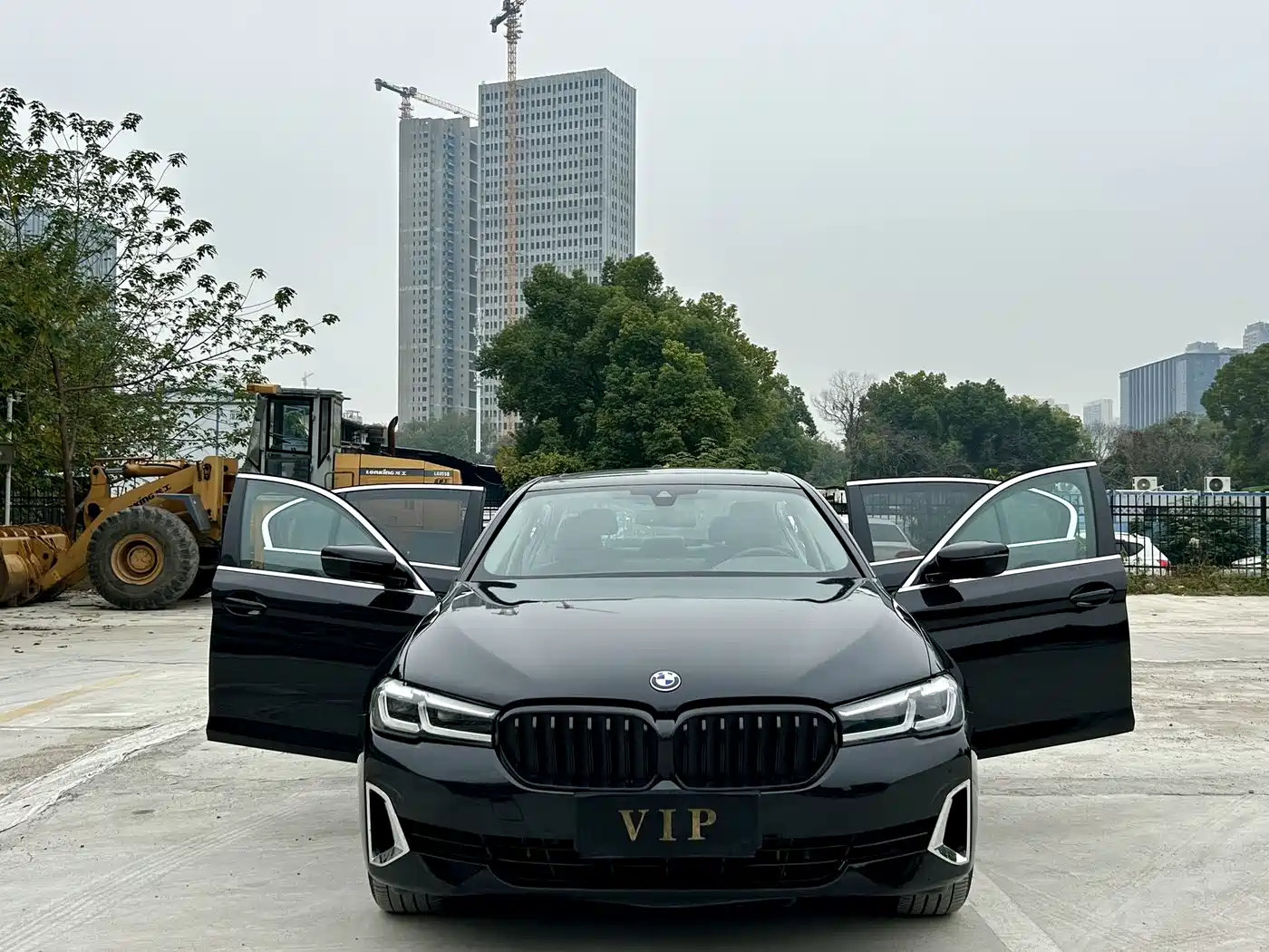 BMW 5 Series 2023 530Li Leading Luxury Package фото 3