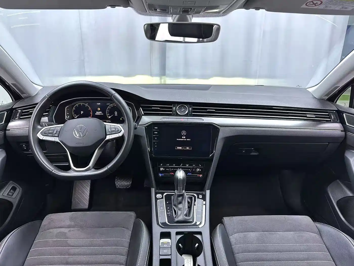 Volkswagen Magotan 2020 330TSI DSG Luxury фото 2