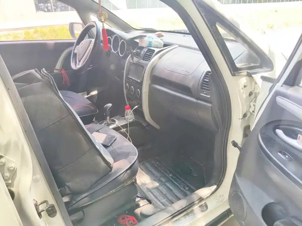 Changan CX20 2014 2014 1.4L IMT Sunroof Navigation China IV