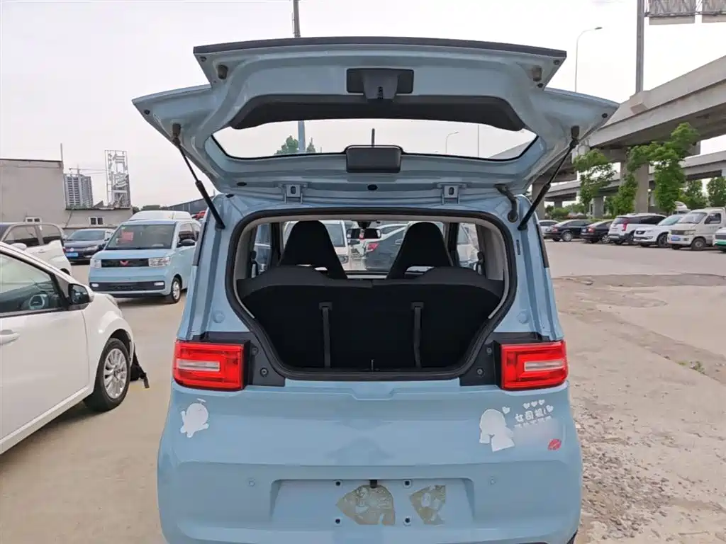 WULING AUTOMOBILE HONGGUANG MINIEV