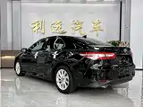 Фото 17 - Toyota Camry