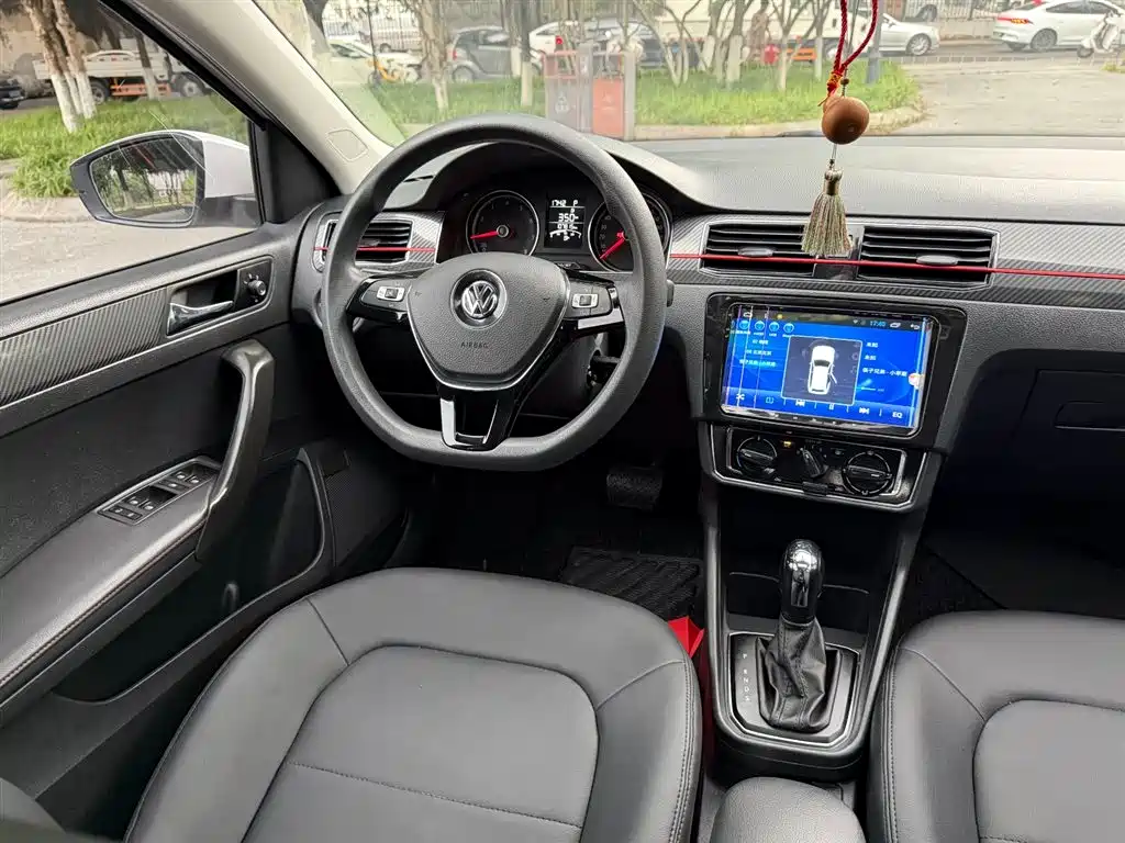 Volkswagen Santana 2017 Gran Santana 1.6L Auto Luxury фото 8