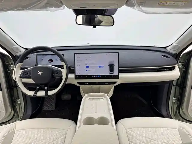ARCFOX T1 2025 2025 425 Mid-range Version