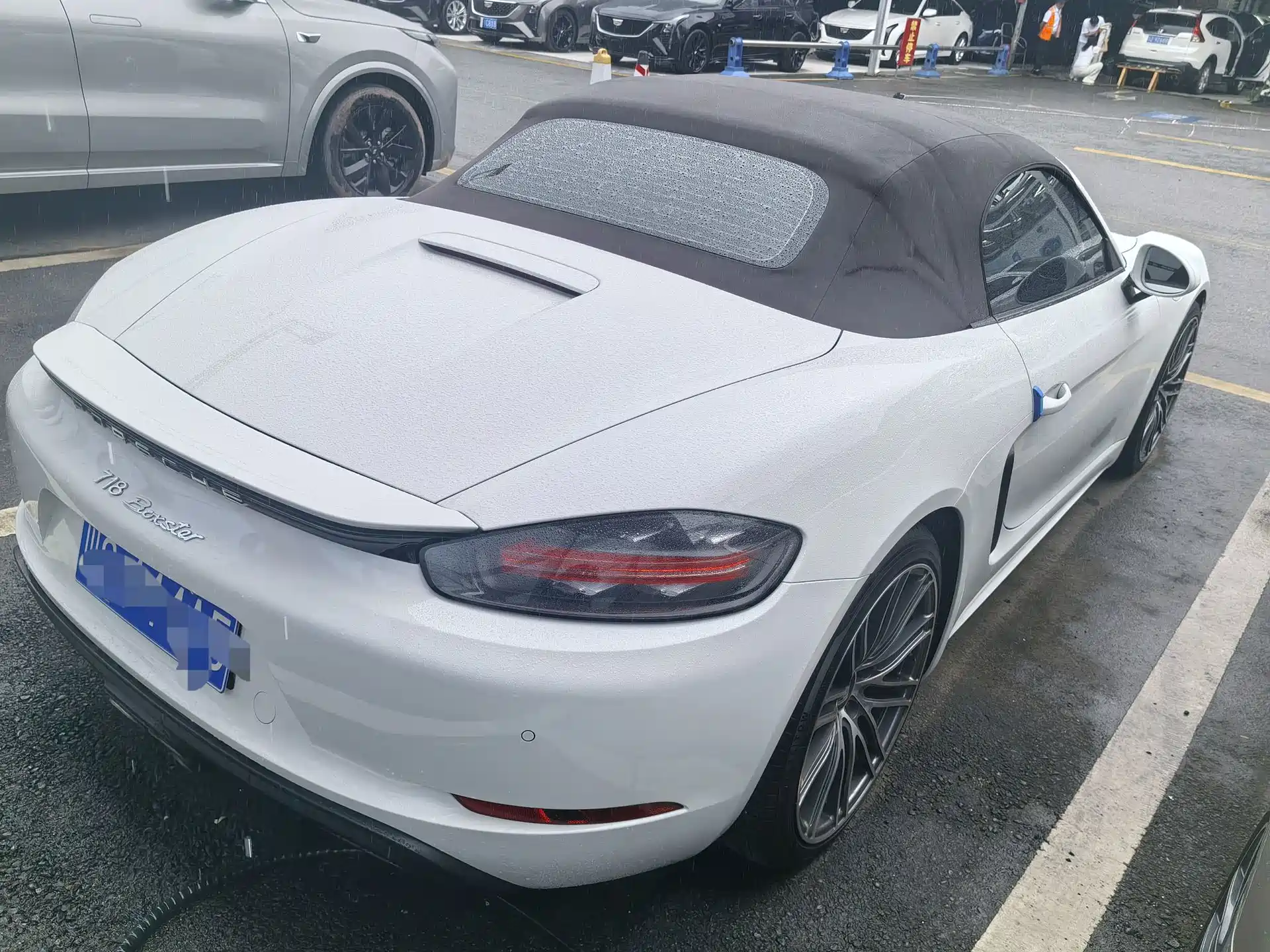 Photo 10 - Porsche 718