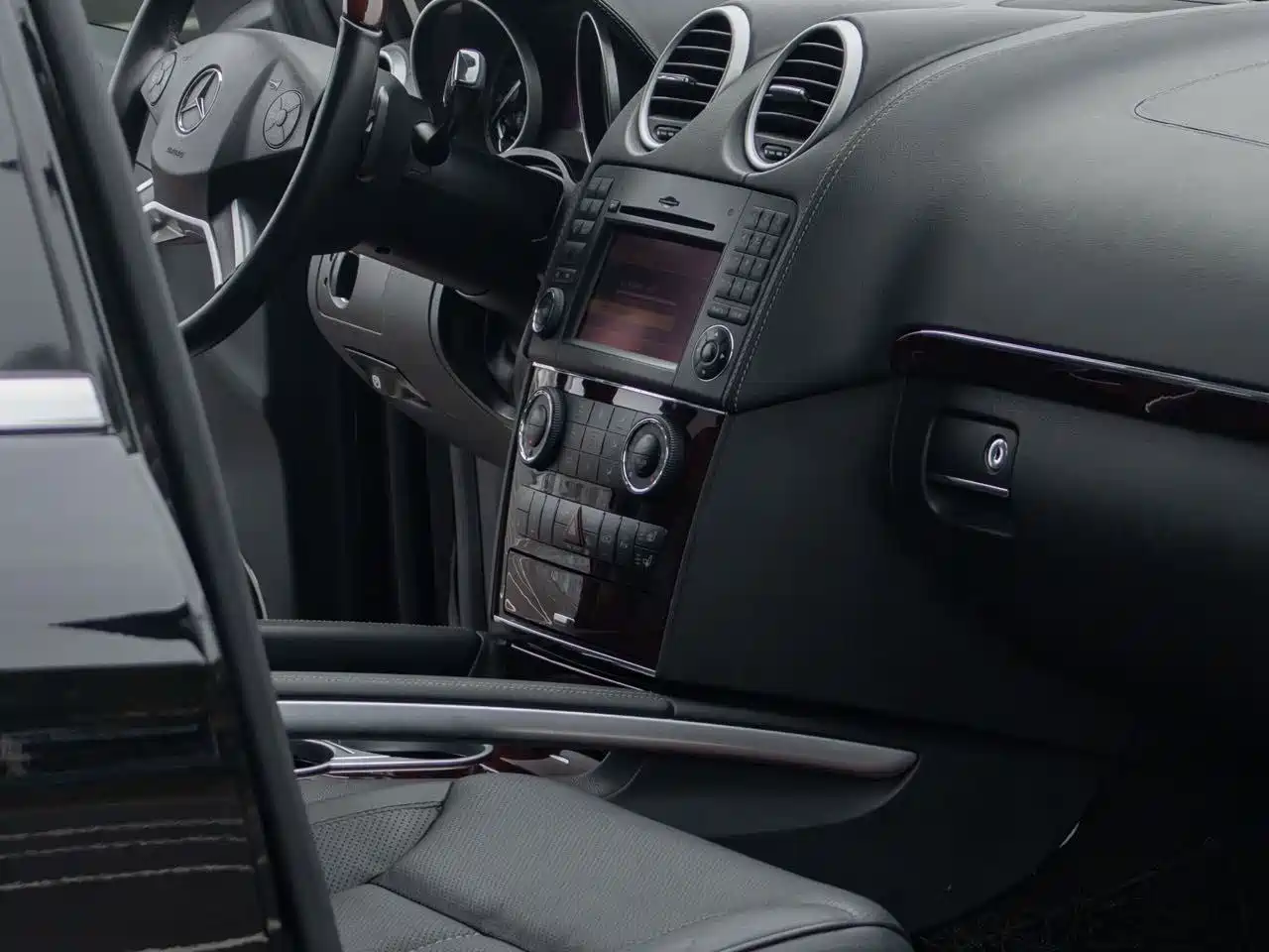 Mercedes-Benz GL-Class фото 14