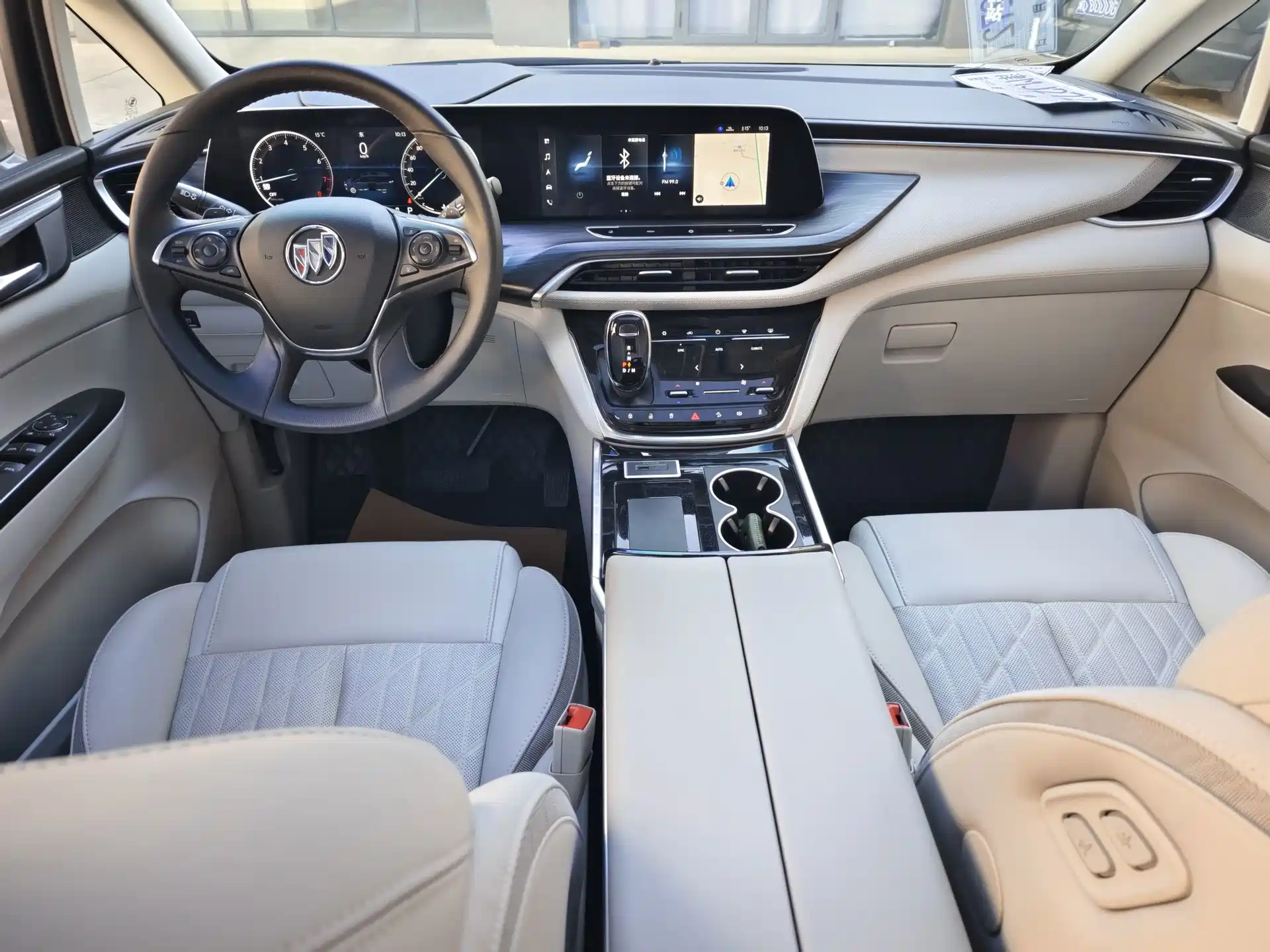 Photo 12 - Buick GL8