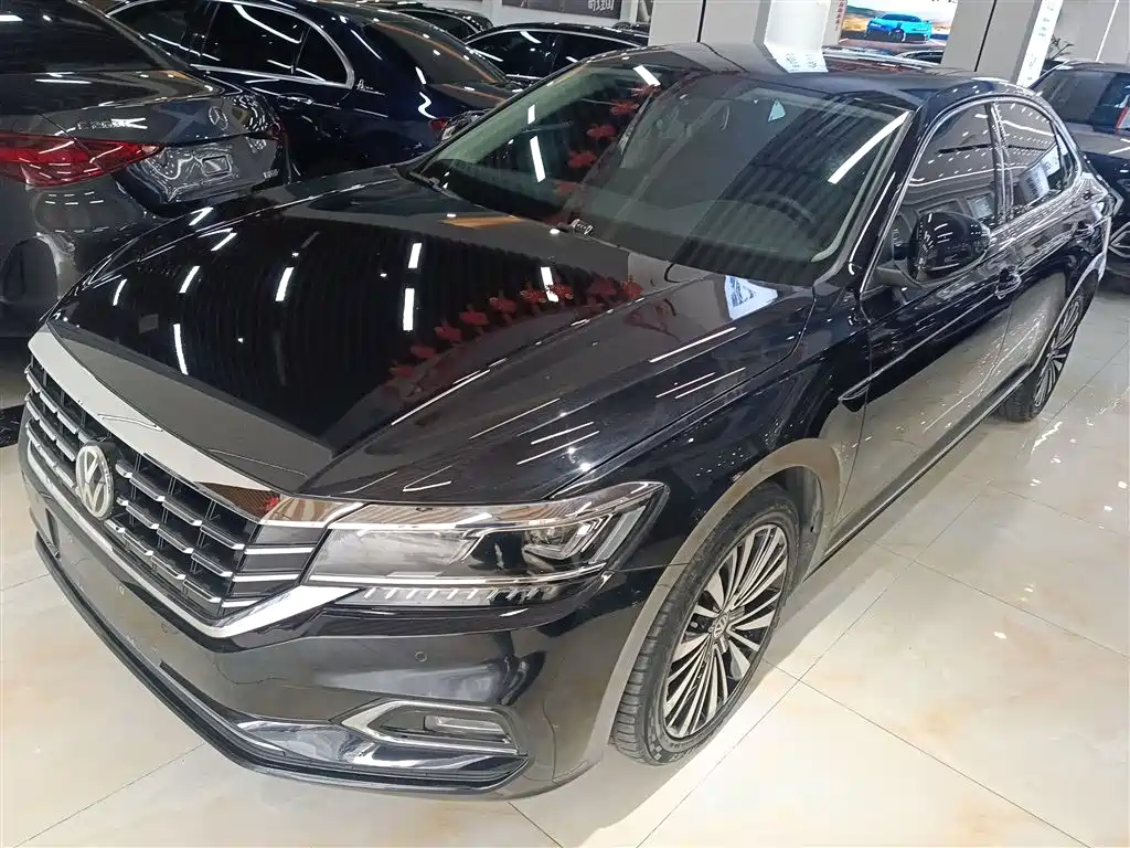 Volkswagen Passat 2019 330TSI Luxury Edition China VI фото 2