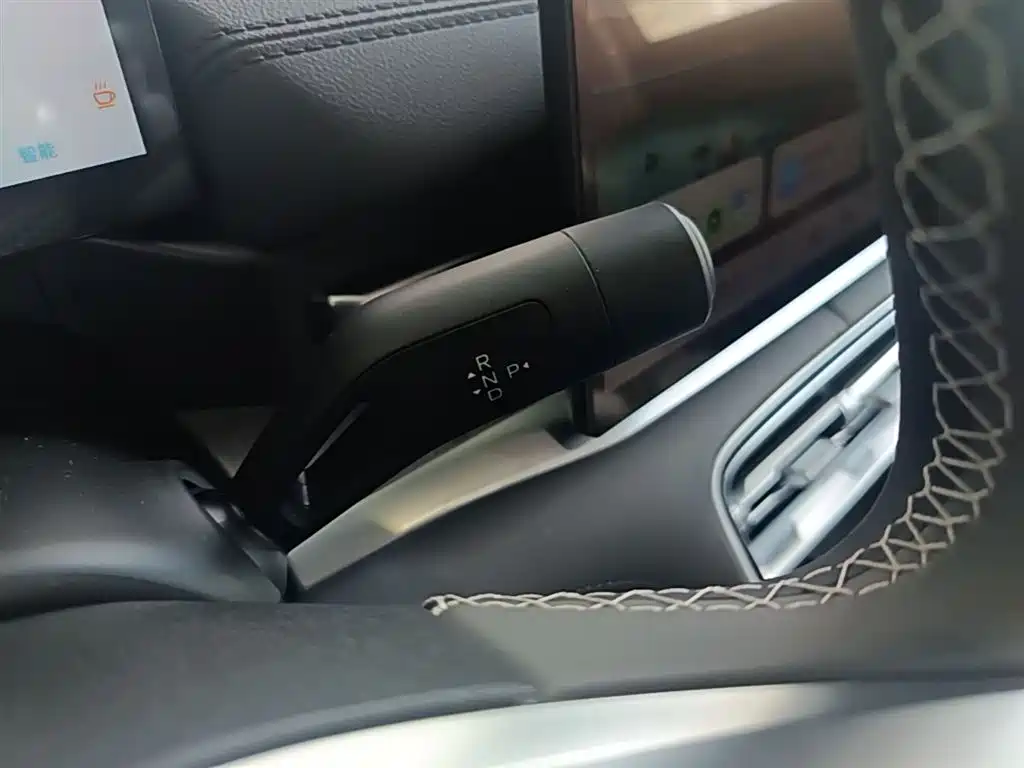 Geely Galaxy Galaxy A7 2025 EM-i 70km Voyage Edition фото 14