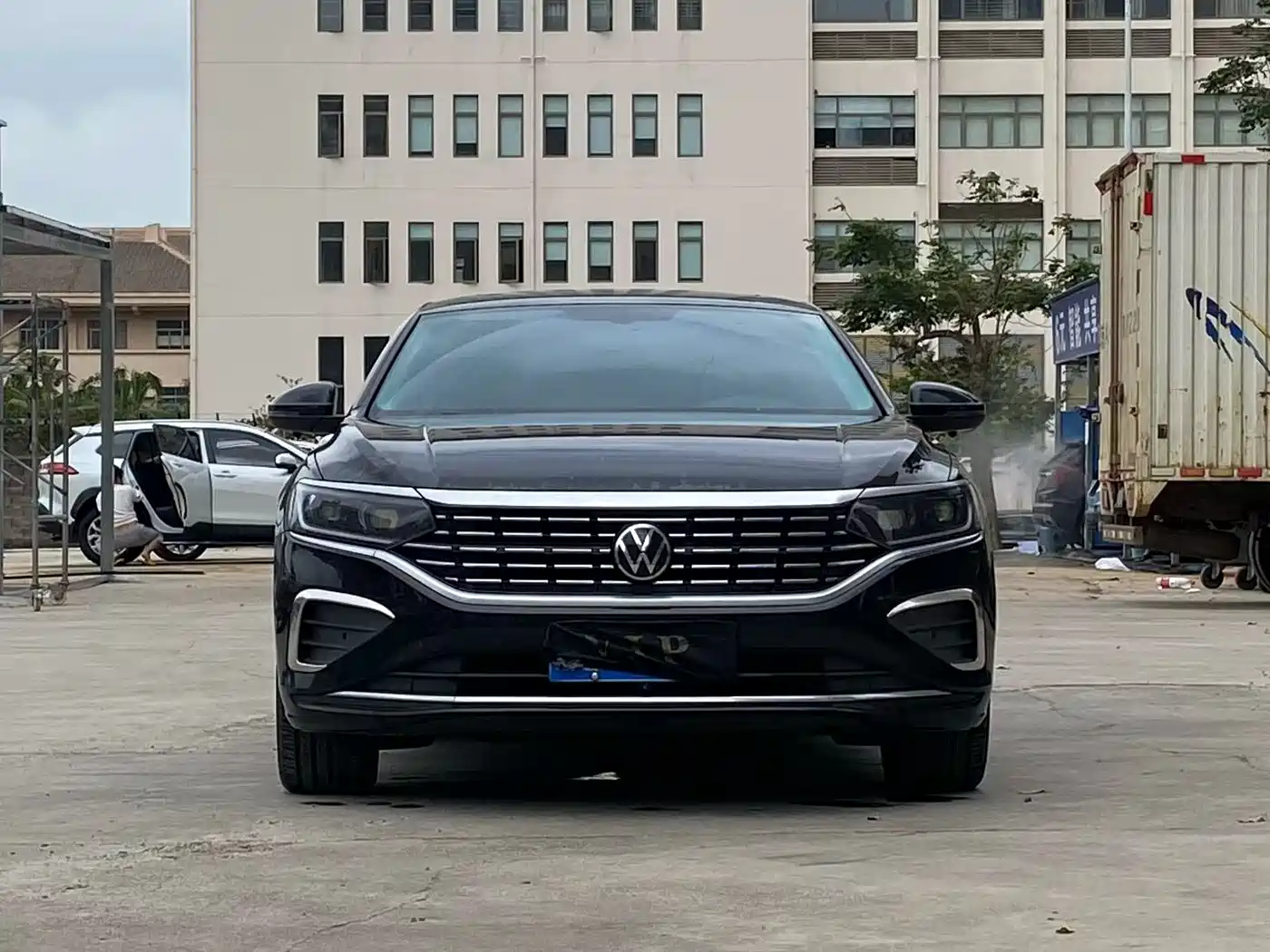 Volkswagen Passat 2024 380TSI Elite Edition фото 11