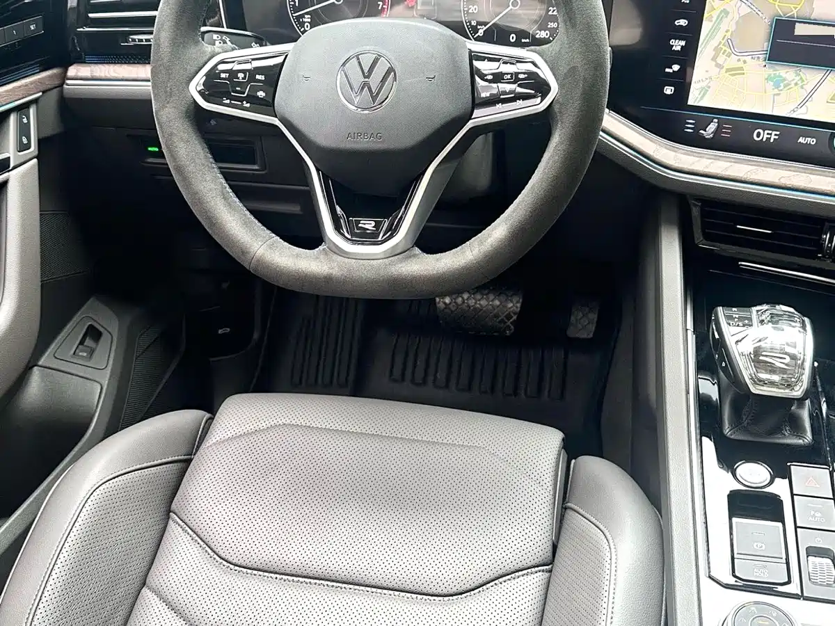 VOLKSWAGEN TOUAREG