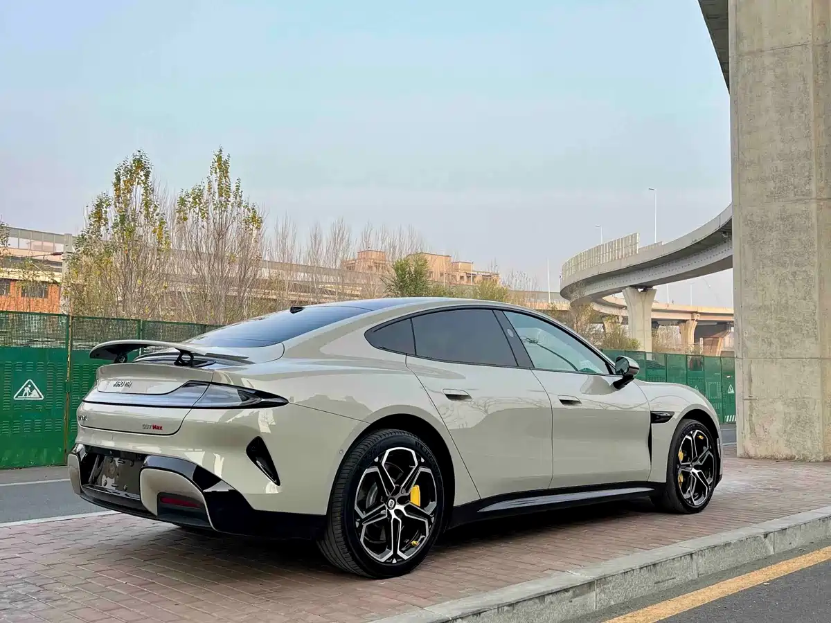 XIAOMI CAR XIAOMI SU7