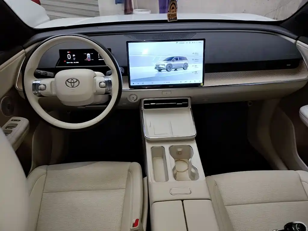 Photo 10 - Toyota bZ3X