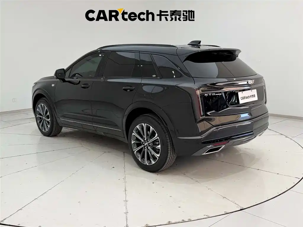 CADILLAC XT5
