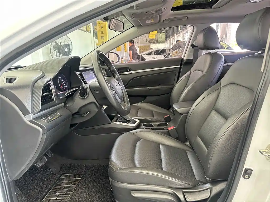 Hyundai Elantra 2019 1.5L CVT Smart Elite фото 4