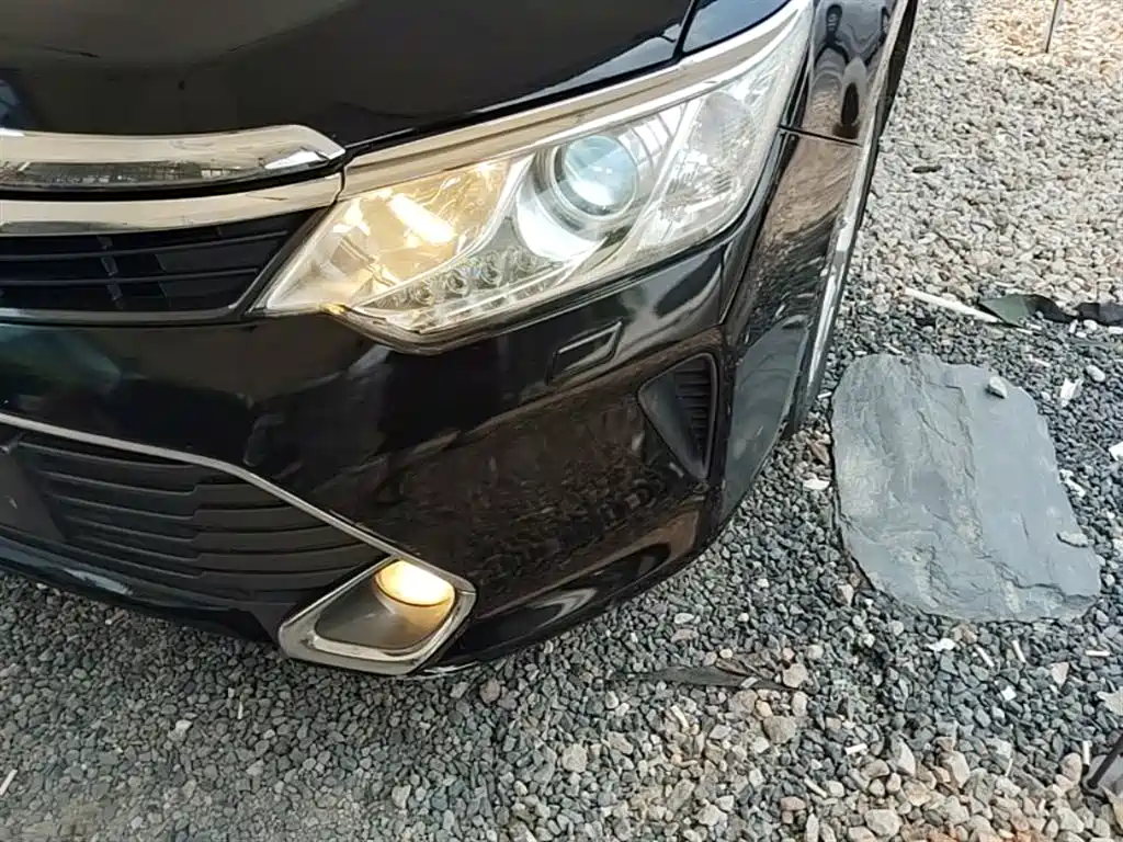 Toyota Camry 2015 2.5G Luxury Navigation Edition фото 23
