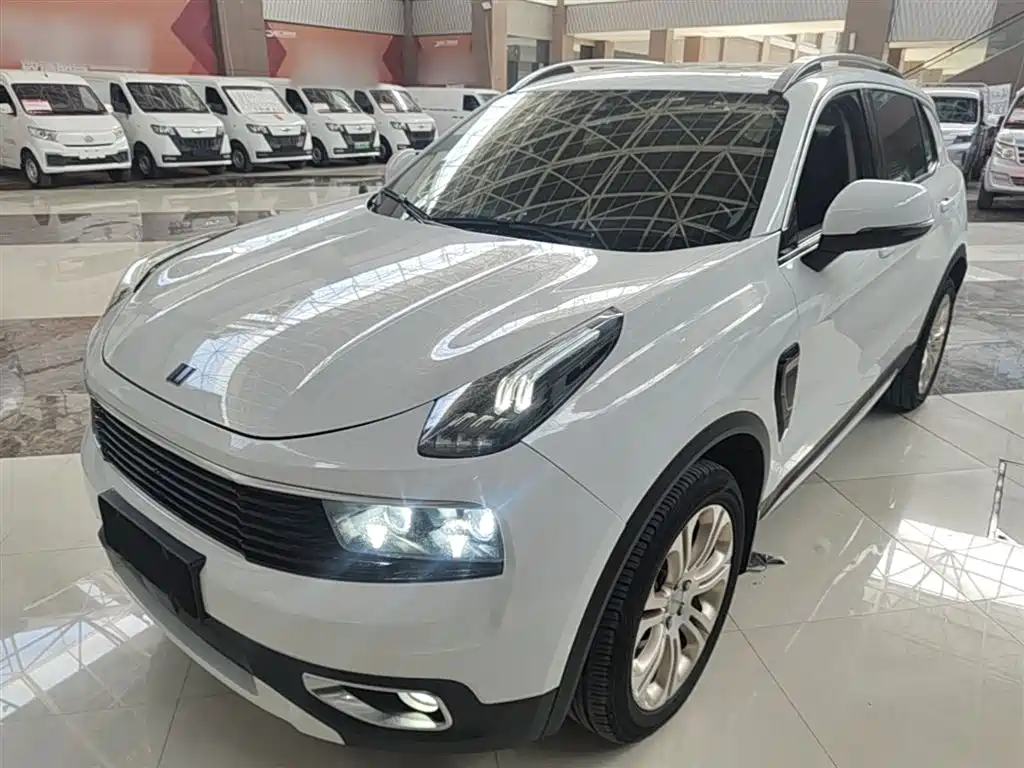 Lynk & Co 01 2017 2.0T 2WD Pro Version фото 2