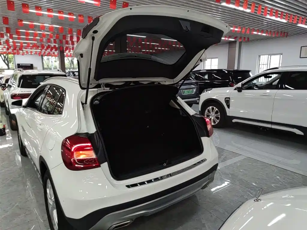Mercedes-Benz GLA 2015 GLA 200 Dynamic фото 19
