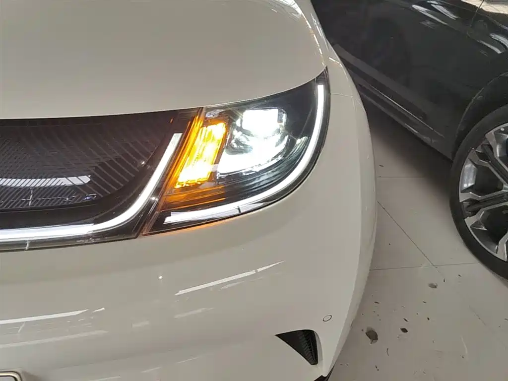 BYD Dolphin 2024 Glory Edition 420km Fashion Edition фото 24