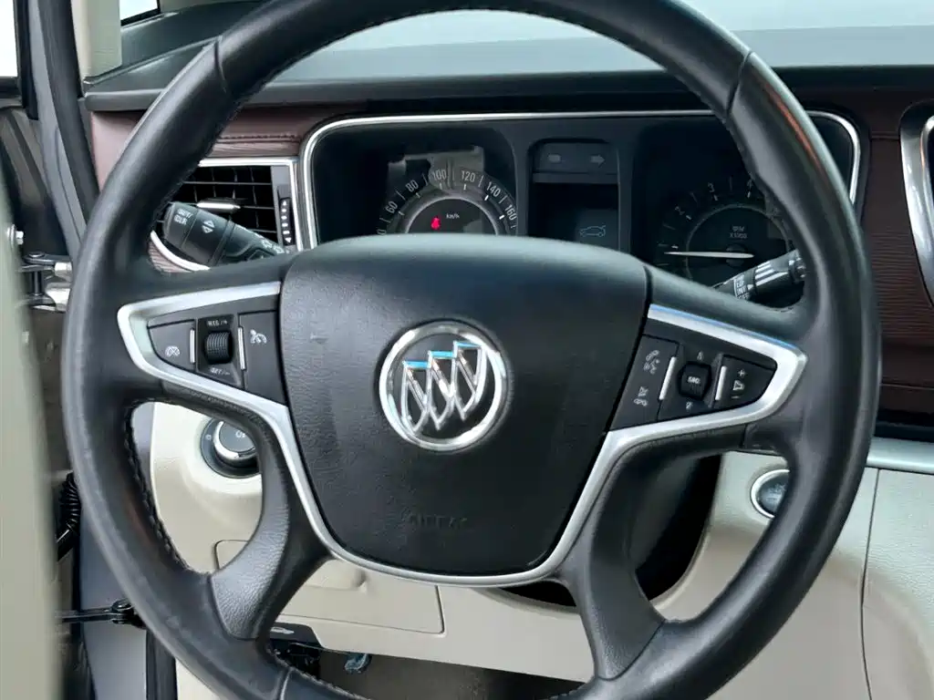 Buick GL8 2018 28T Luxury Model China VI фото 10