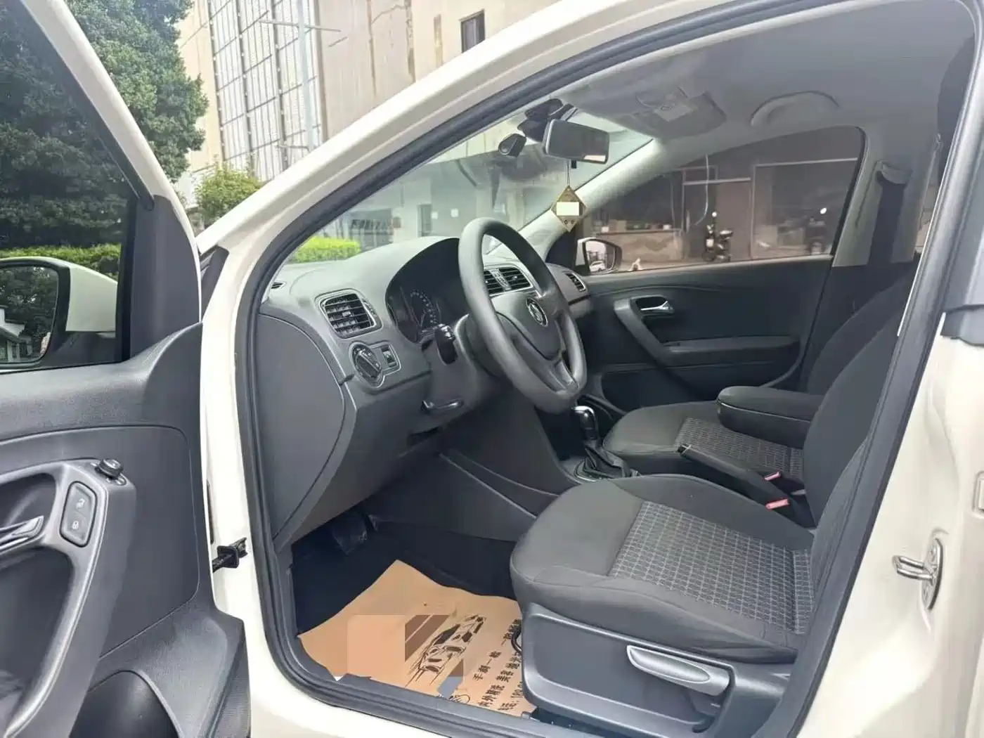 Volkswagen Polo 2014 2014 1.6L Automatic Comfort Edition