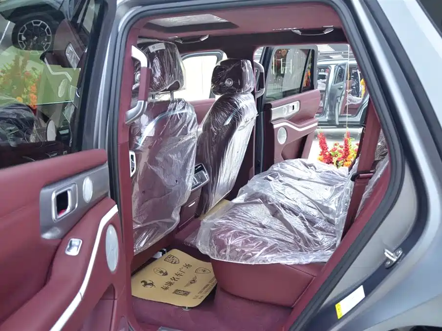 TANK TANK 700 NEW ENERGY