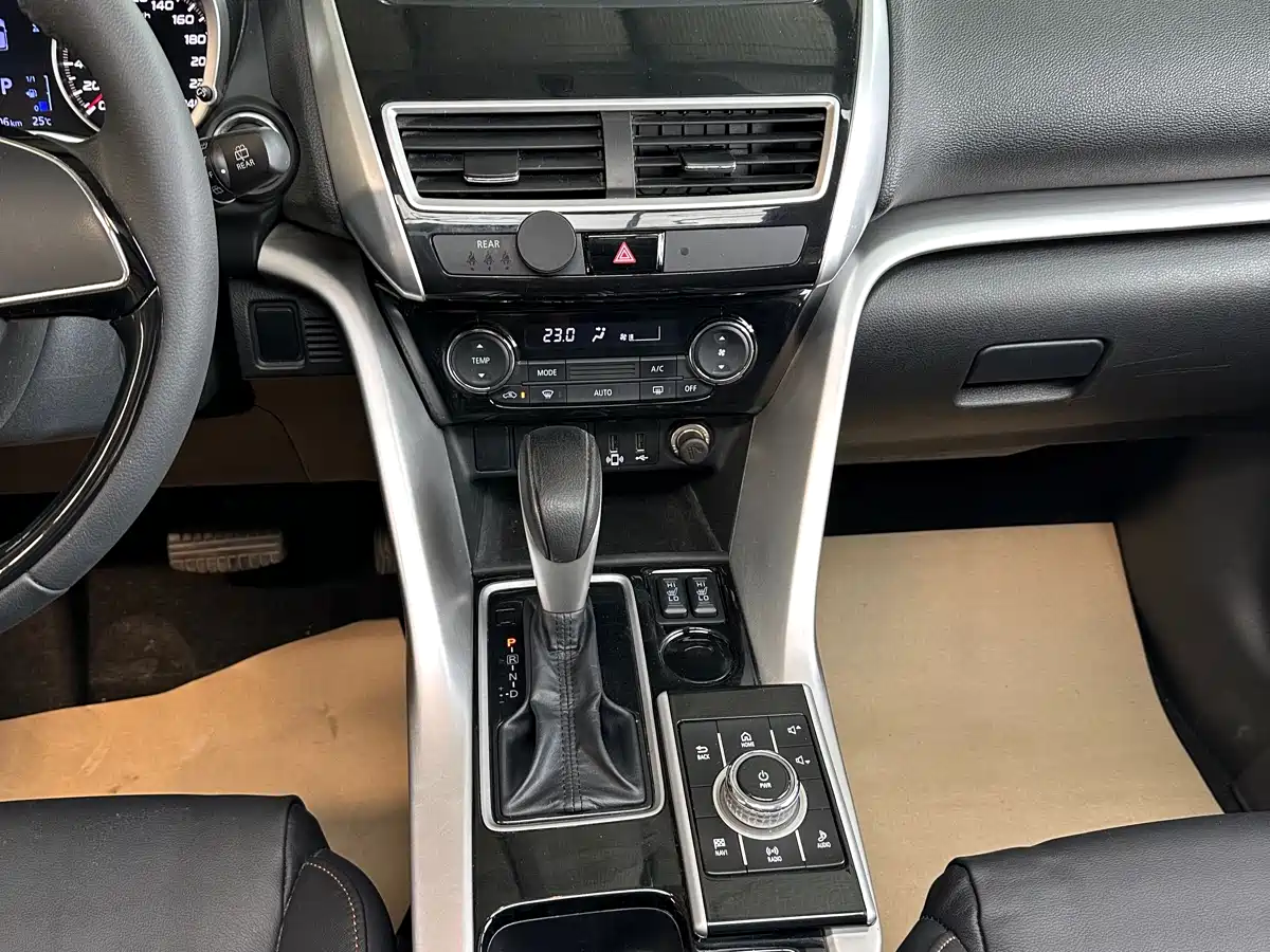 Mitsubishi Eclipse Cross 2019 1.5T CVT 2WD Dream Edition China VI фото 12