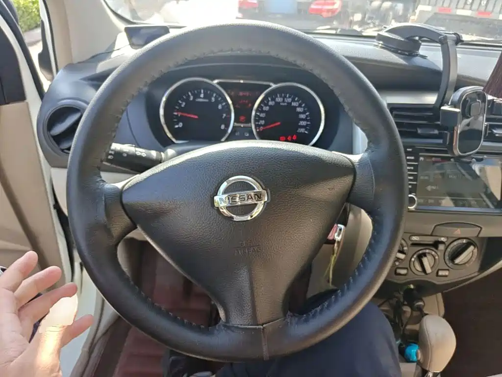 Nissan Livina 2016 2015 1.6XE CVT Comfort Edition