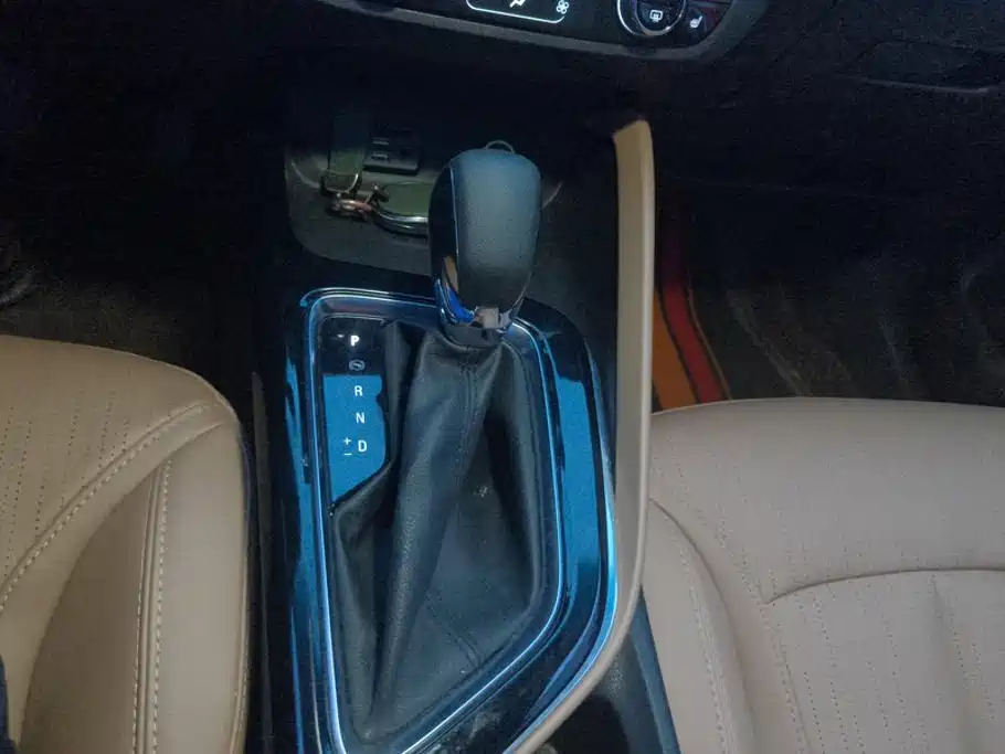 Photo 16 - Buick GL6