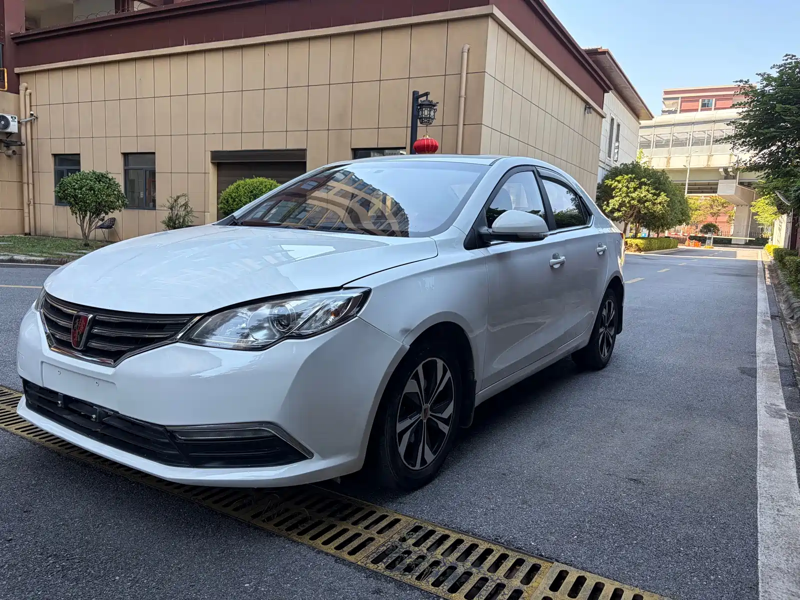 Фото 1 - Roewe 360