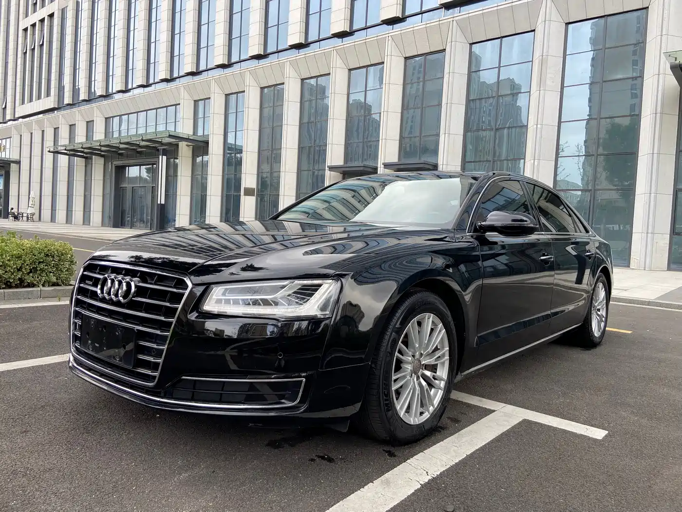 Audi A8, 2015 год