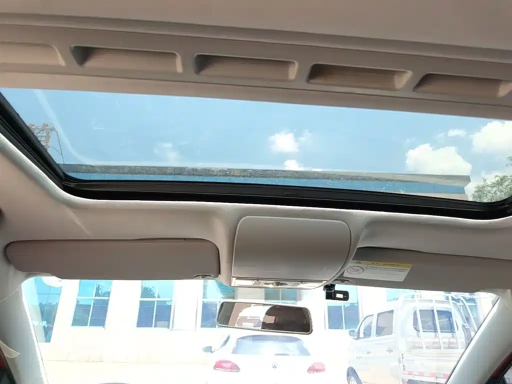 Volkswagen Polo 2016 1.6L Automatic Comfort фото 18