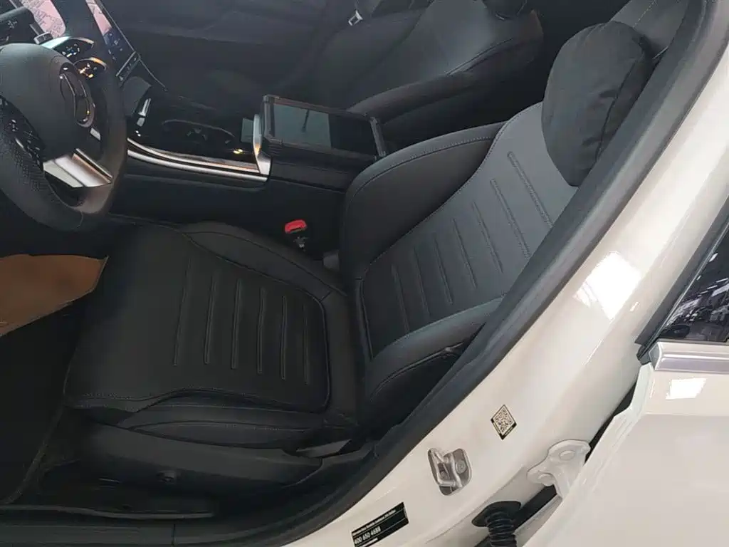 Mercedes-Benz C-Class 2025 Facelift C 200 L Sport Edition фото 15