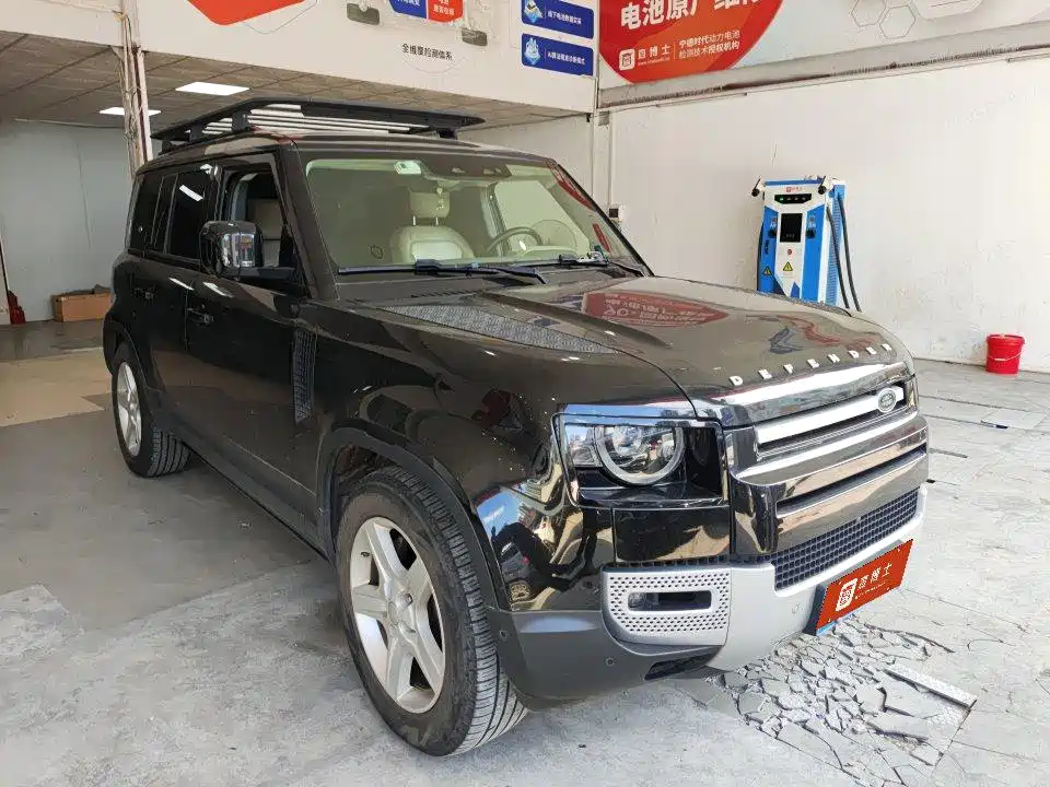 Land Rover Defender 2020 Model 110 P400 HSE фото 3