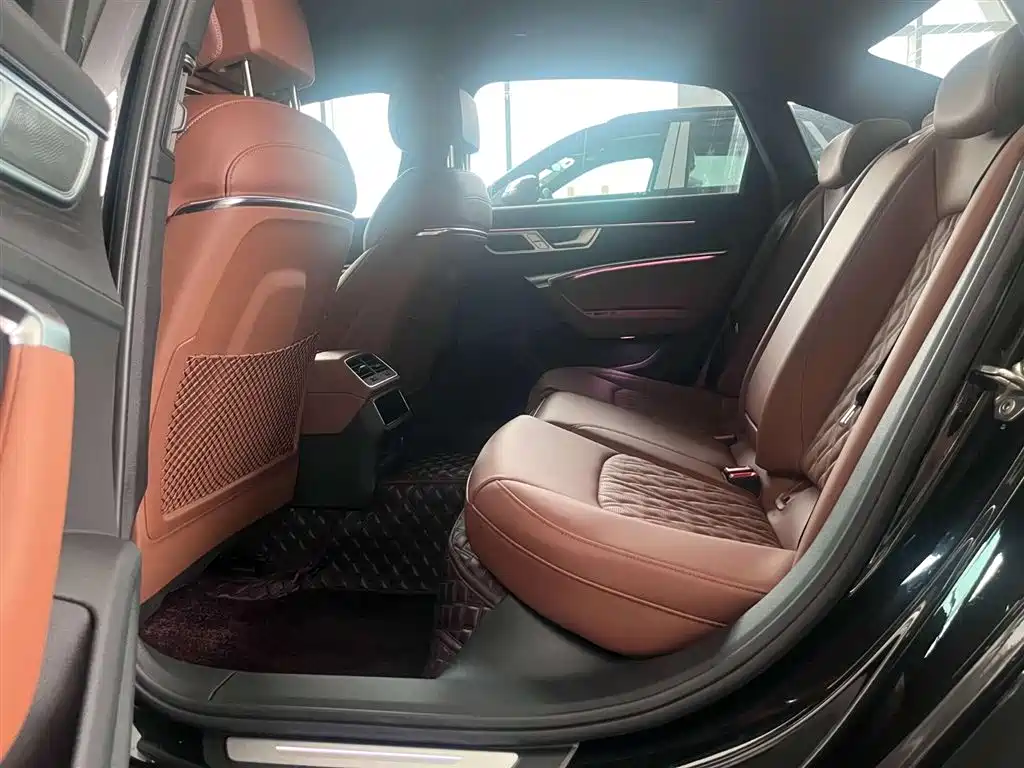 Audi A6L 2025 45 TFSI quattro Premium Sport фото 8
